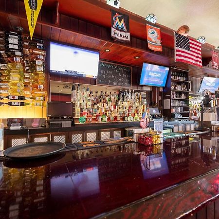 Miami Beach Suites & Bar Экстерьер фото