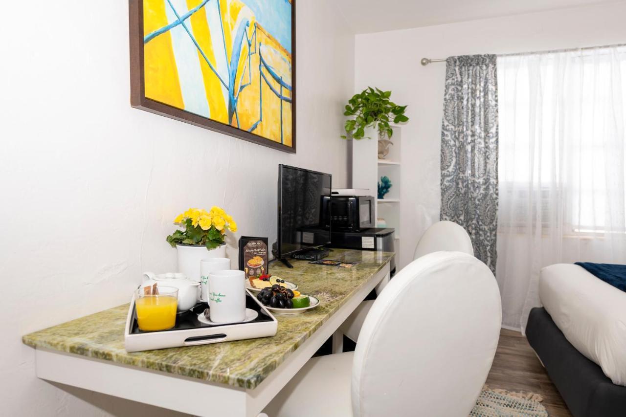Miami Beach Suites & Bar Экстерьер фото