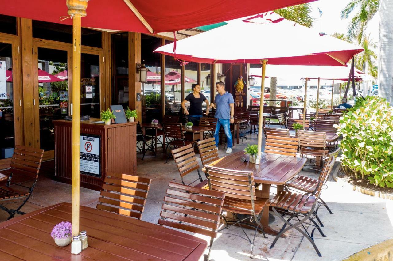 Miami Beach Suites & Bar Экстерьер фото